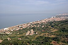 Silvi marina - veduta da Silvi paese.jpg