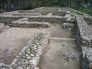 La Bastida De Les Alcusses: Història de la investigació, El sistema defensiu, Lurbanisme i larquitectura domèstica