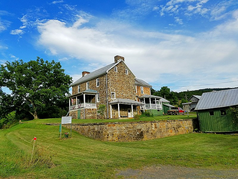 File:Sloan-Parker House Junction WV 2016 07 02 01.jpg