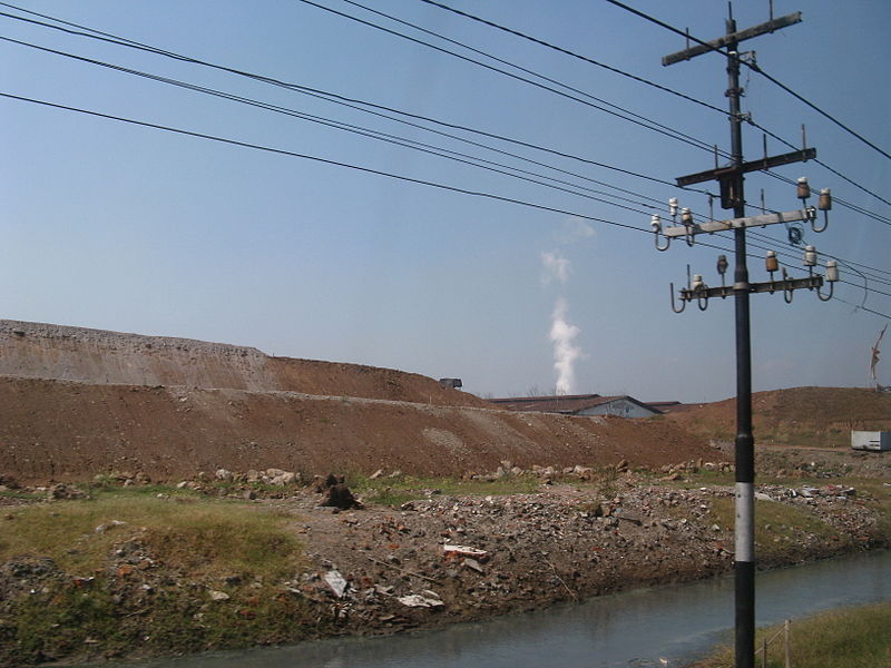 File:Smoke on The Water.jpg