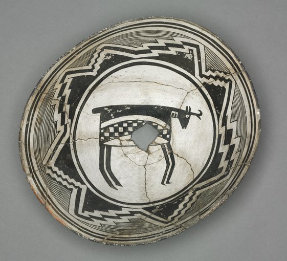 Mogollon bowl with a pronghorn antelope and geometric designs; 1000–1150; earthenware; diameter: 31.2 cm, overall: 12.5 × 32 cm; Cleveland Museum of Art
