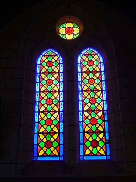 File:Stained Glass 2.jpg