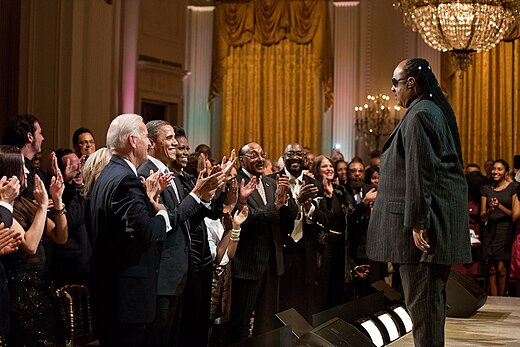 Wonder receiving a standing ovation in the East Room of the White House in 2011