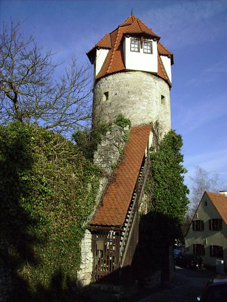 File:Sulzfeld Wohnturm.JPG