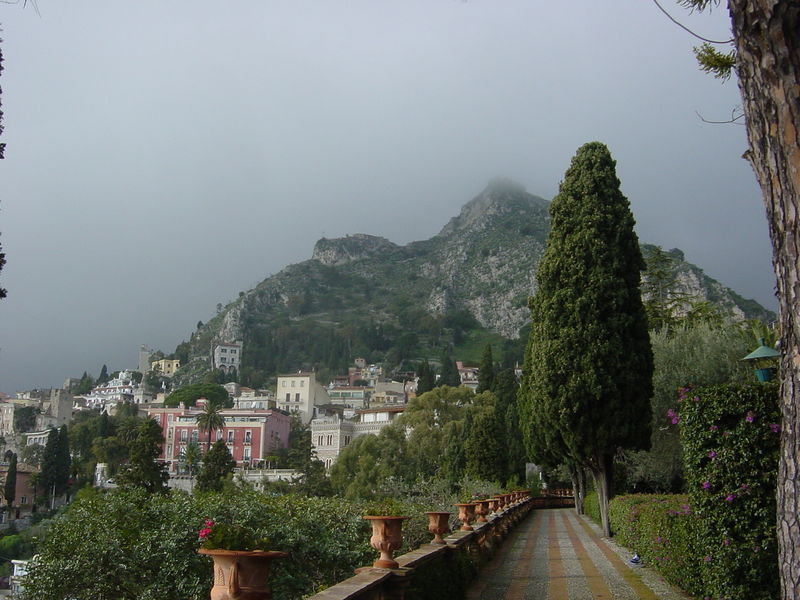 File:Taormina - Castelmola dalla Villa Comunale - Gennaio 2006 - Foto di Giovanni Dall'Orto.jpg