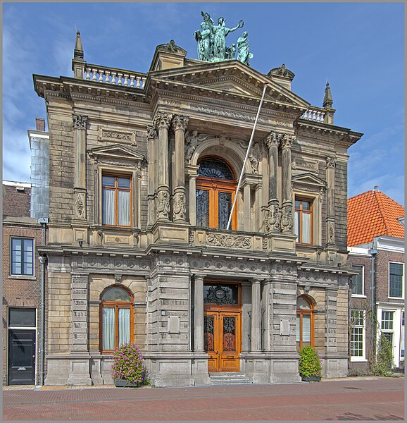 File:Teylers-gevel.jpg