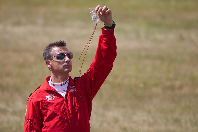 File:The Red Arrows - Adam Collins "Red 10" 5D4 0616 (42888007535).jpg