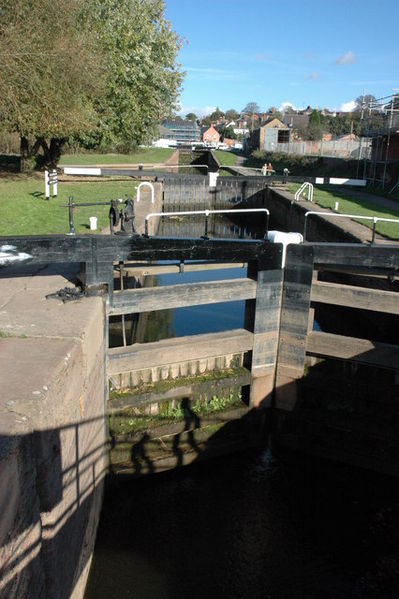 File:The lock gates, Diglis Lock - geograph.org.uk - 613689.jpg