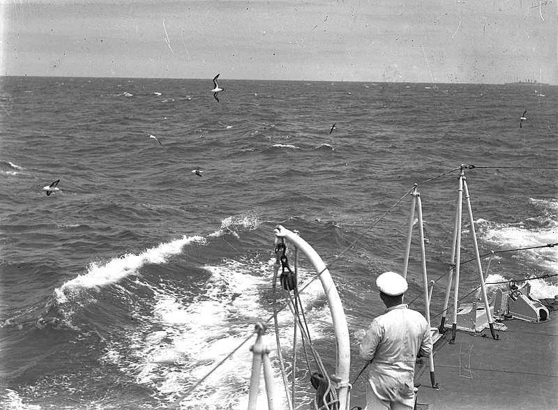 File:The sinking of HMAS TORRENS I (8670787452).jpg