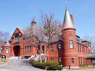 The former Belmont Public Library in 2007. Town Hall, Belmont, MA.JPG