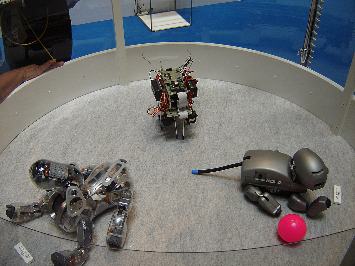 File:Two AIBO Prototypes and transparent ERS-7.jpg - Wikipedia