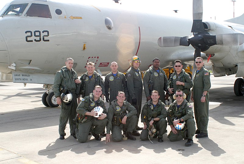 File:US Navy 040409-N-4179T-001 Combat Aircrew 4 assigned to Patrol Squadron Two Six (VP-26) pose for a photo following a successful Search and Rescue (SAR) mission off the coast of Malta.jpg