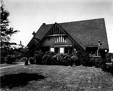 The old University Heights Unitarian Church is now the chapel of University Presbyterian Church. (more images)