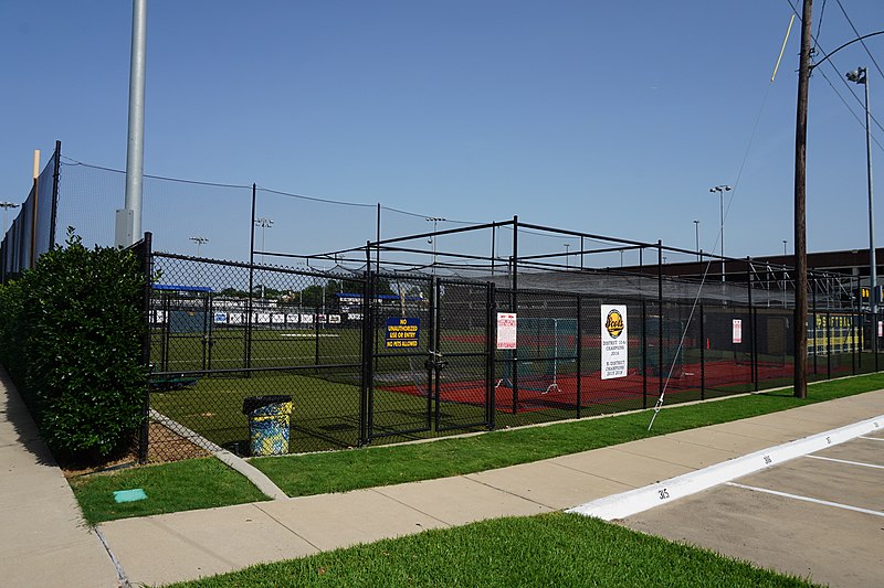 File:University Park July 2016 36 (Highland Park High School softball field).jpg