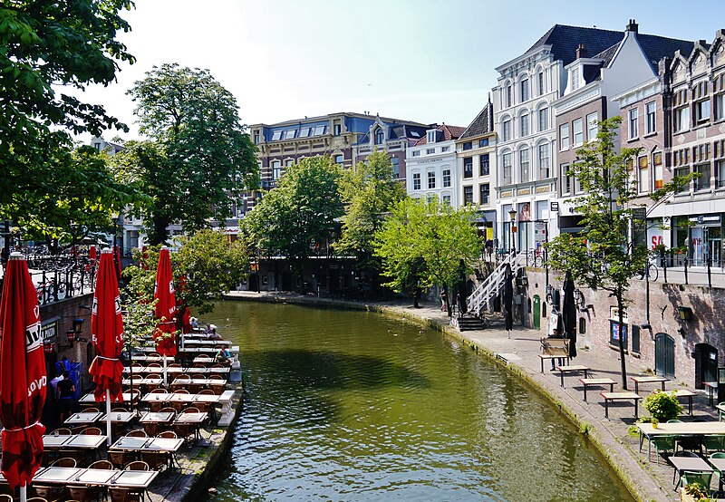 File:Utrecht Oude Gracht 22.jpg