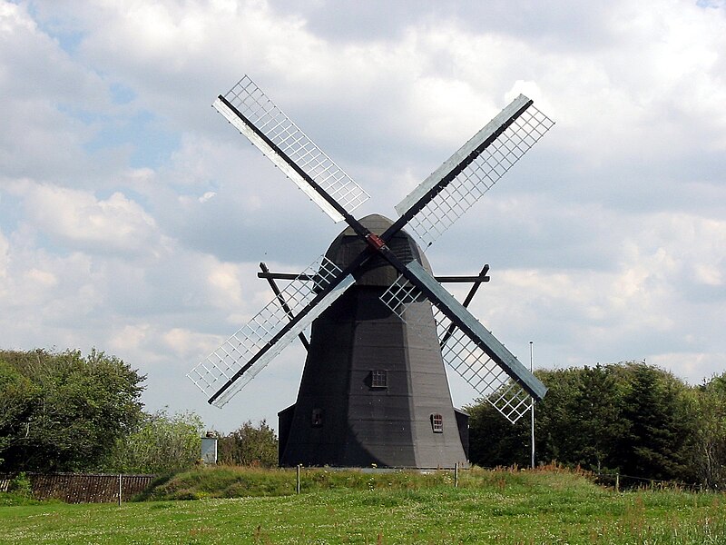 File:Vennebjerg Mølle, Vendsyssel 2004.jpg