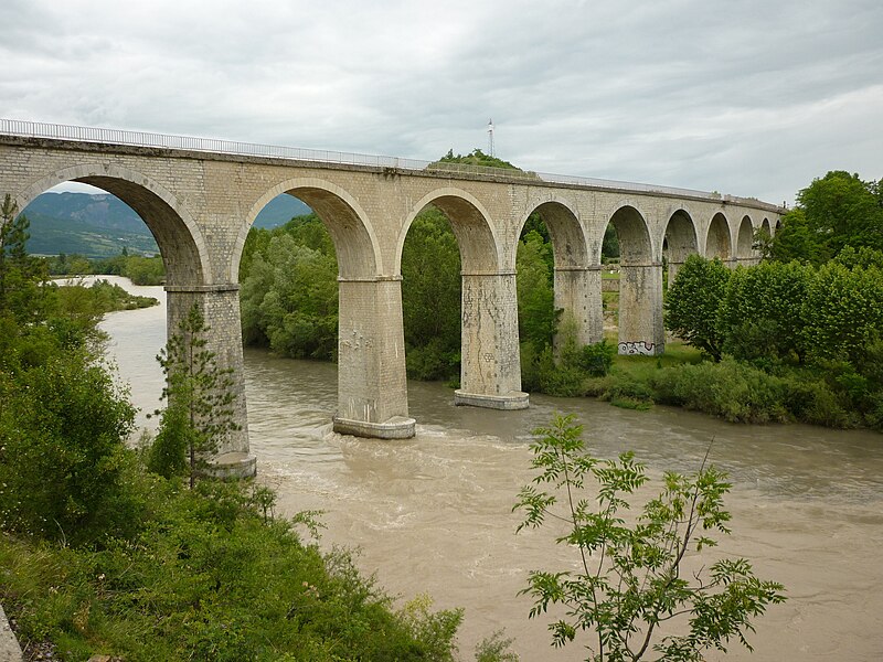 File:Viaduc de Sisteron.jpg