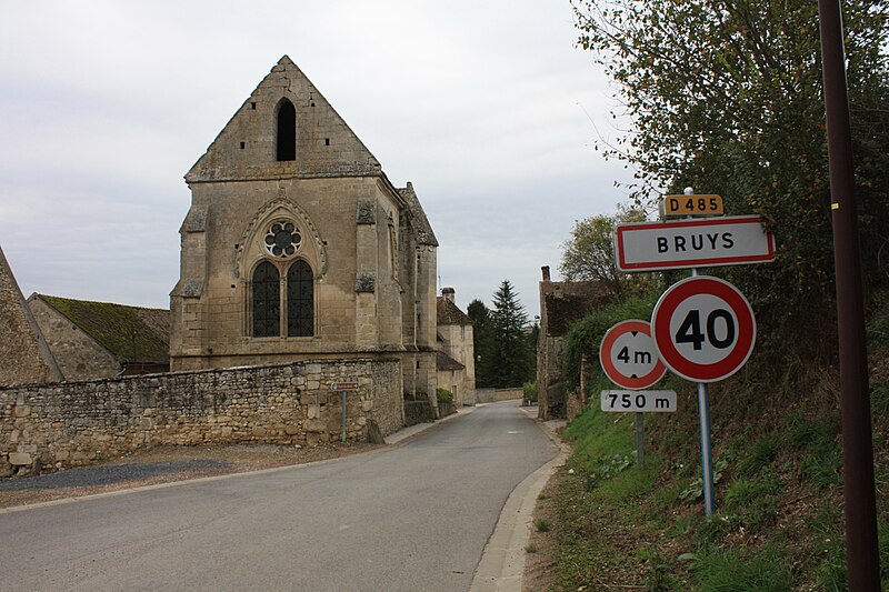 File:Village de Bruys.JPG