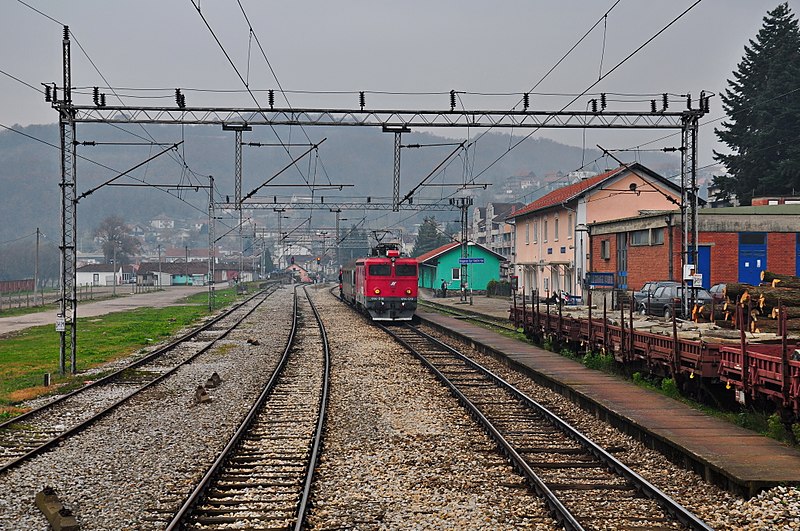 File:Vladičin Han railway station.jpg