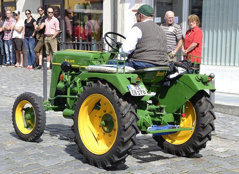 File:Volksfestumzug in Vilshofen a.d. Donau 2012 (22).JPG