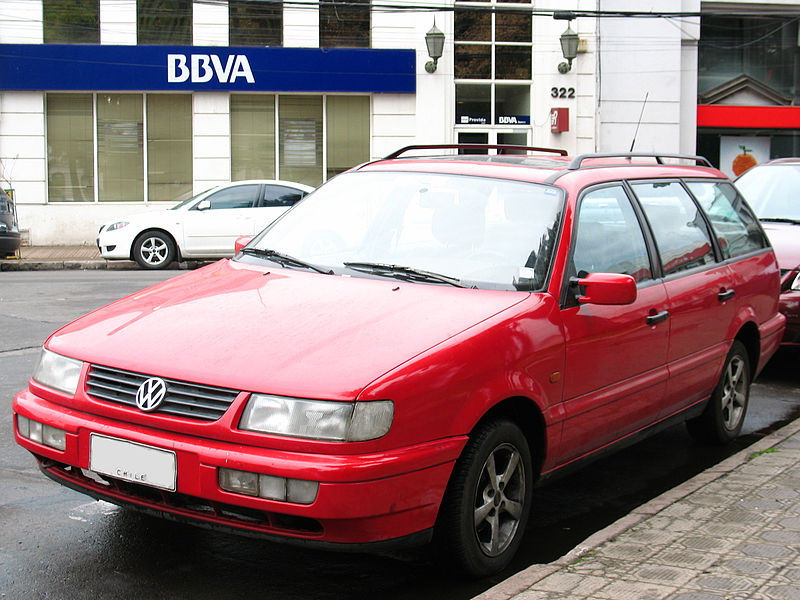 File:Volkswagen Passat Variant GL 1994 (11198463005).jpg