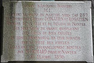 Plaque de granit du monument de la rue Dufour[18].