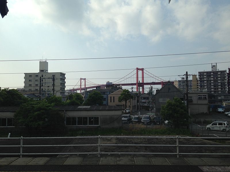 File:Wakato Bridge from platform of Tobata Station.JPG