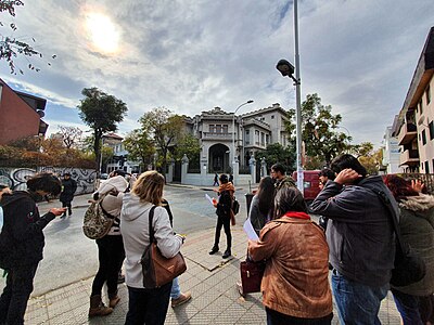 Participants in the Photo Wikitour at Barrio Yungay during the National Cultural Heritage Day.