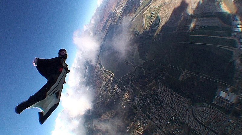 File:Wingsuit Flying over California (6367713537).jpg