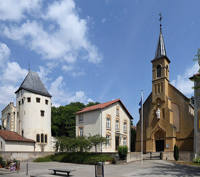 File:Église Saint-Quentin et Chapelle du monastère de Scy-Chazelles.jpg