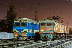 Ellok VL8m-1488 och DE1-003, station Nizhnedneprovsk-Uzel