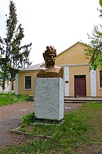 Неменка, Пам'ятник Б. Хмельницькому, біля Будинку культури.jpg