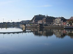 0 Givet - Meuse, pont des Américains, město a pevnost Charlemont.JPG