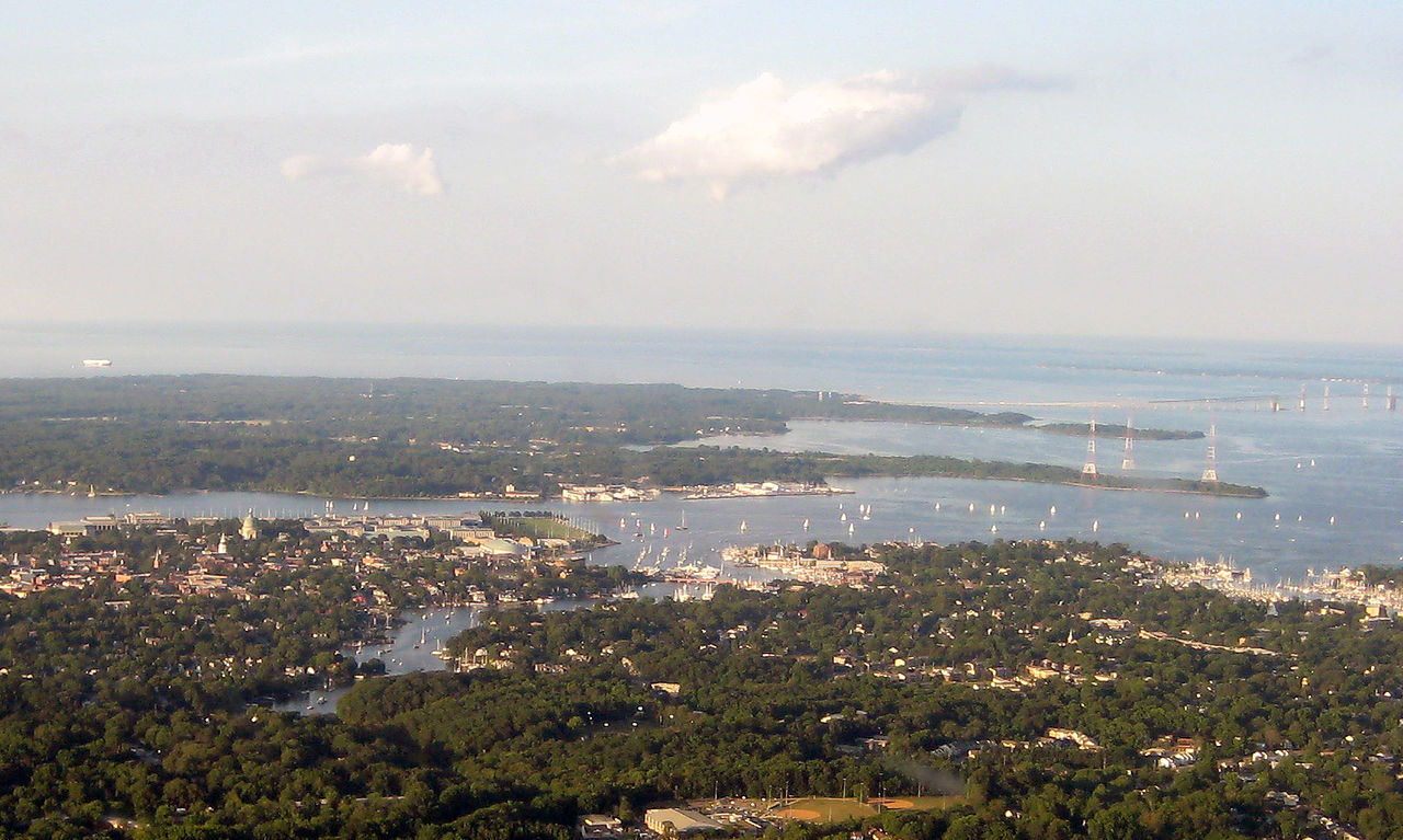 Les Etats : Maryland 1280px-2012-06-15_Annapolis_Maryland_aerial