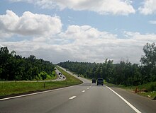 La autopista de peaje STAR que conecta el municipio de Santo Tomas con la ciudad de Batangas