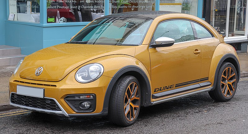 File:2016 Volkswagen Beetle Dune TSi BlueMotion Tech 1.2 Front.jpg