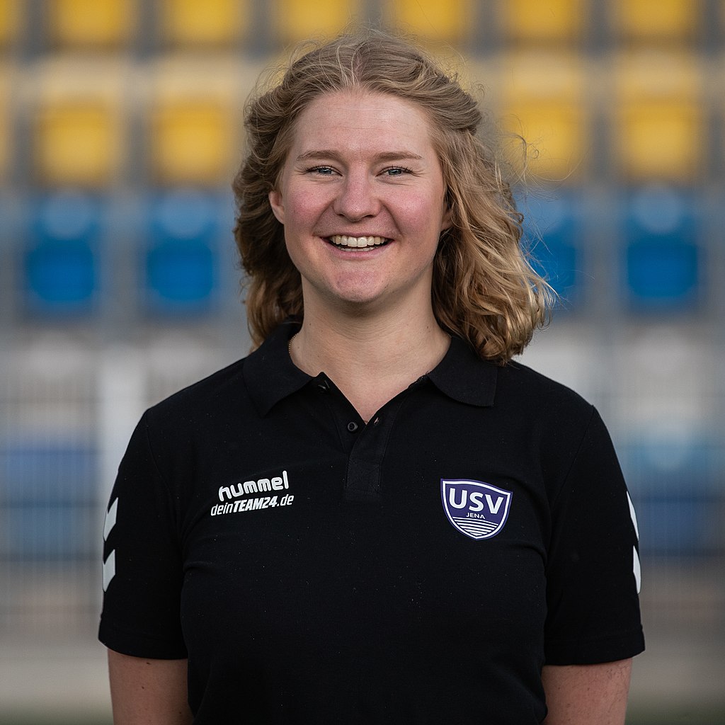 blomst slå op Penelope File:2019-07-31 Fußball, Flyeralarm Frauen-Bundesliga, Mannschaftsfotos FF  USV Jena 1DX 5629 by Stepro.jpg - Wikimedia Commons