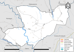 Carte en couleur présentant les réseau hydrographique de la commune