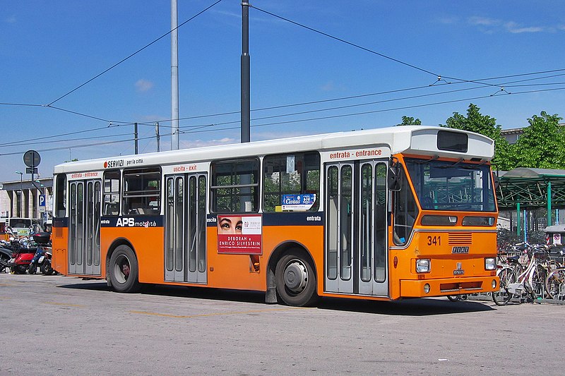 File:APS 341 Padova Stazione FS 050506.jpg