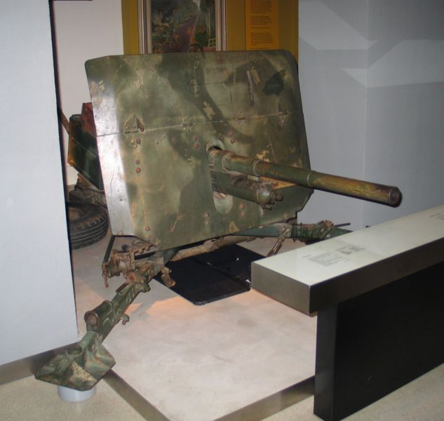 File:AWM-QF-2-pounder-1.jpg