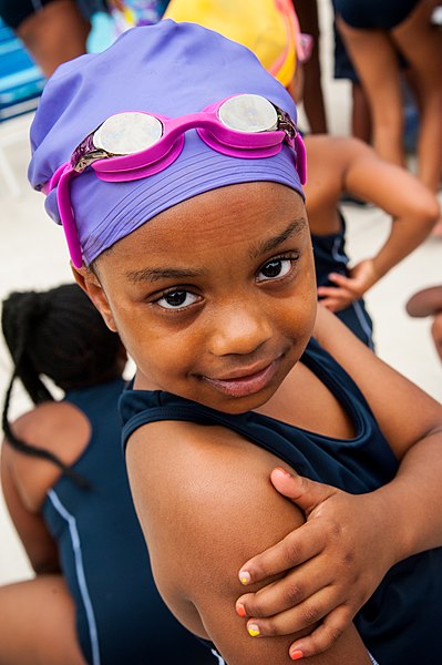 File:A young swimmer ready for the WLSL (34709540624).jpg