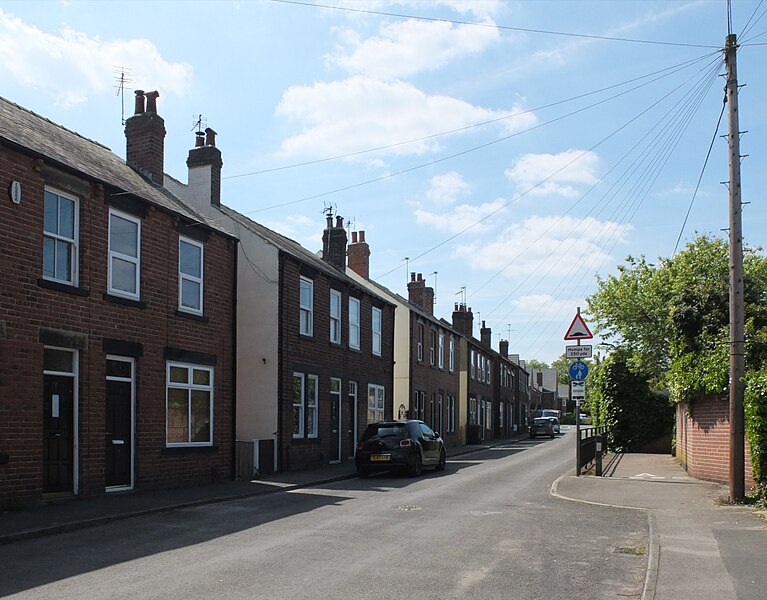 File:Alexandra Grove - geograph.org.uk - 6160903.jpg