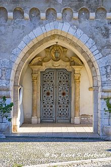 Portal of the Santuario di Santa Maria del Piano.