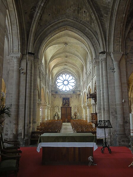 File:Auvers-sur-Oise (95), église Notre-Dame, croisée, vue vers l'ouest 1.JPG