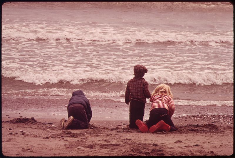 File:BEACH AT MIDDLETOWN - NARA - 547676.jpg