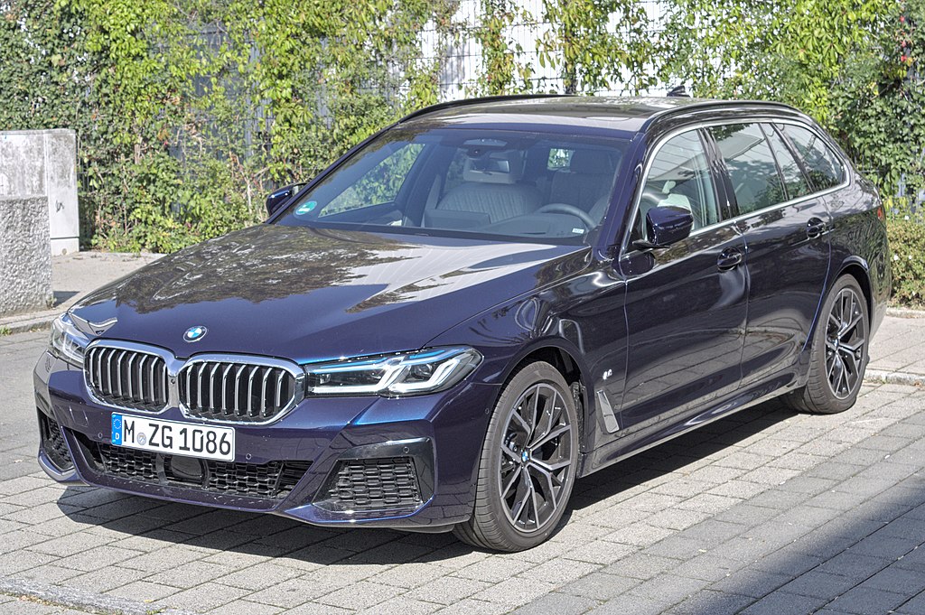 File:BMW G31 520i FL IMG 3365.jpg - Wikipedia