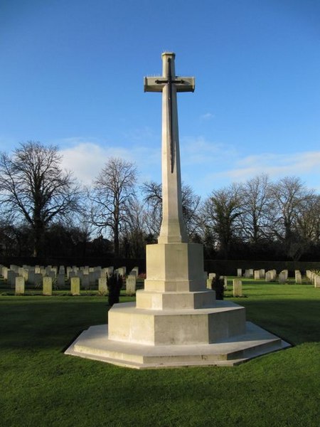 File:Back of the cross - geograph.org.uk - 1633914.jpg