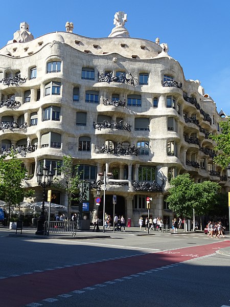 File:Barcelona Casa Mila 013.jpg