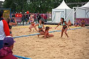 Deutsch: Beachhandball bei den Olympischen Jugendspielen 2018; Tag 5, 10. November 2018; Mädchen, Hauptrunde - Ungarn-Paraguay 2:0 English: Beach handball at the 2018 Summer Youth Olympics at 11 October 2018 – Girls Main Round – Hungary-Paraguay 2:0