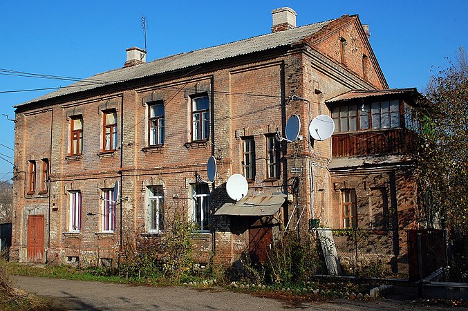 Улицы энергетика. Бельгийская больница в Лисичанске. Лисичанск ул Энергетиков. Лисичанск ул Октябрьская. Лисичанская улица, 5.